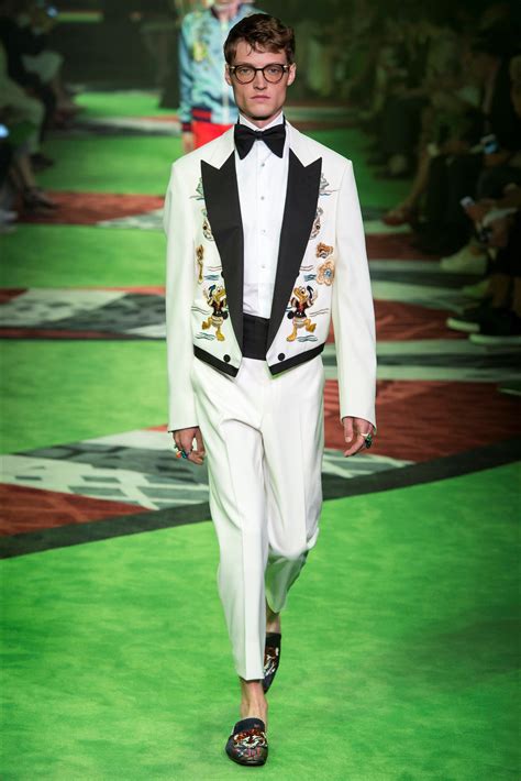 sfilata gucci uomo|gucci stile uomo.